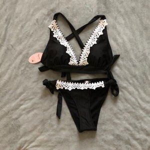 NEW black & white lace bikini. Size XL